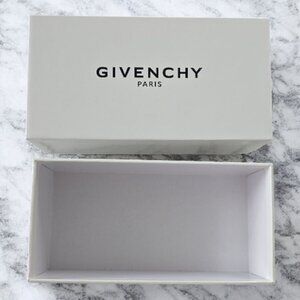 GIVENCHY PARIS WHITE SUNGLASS OR JEWEL LOGORY BOX NEW 7" BY 4" ORGANIZER CLOSET